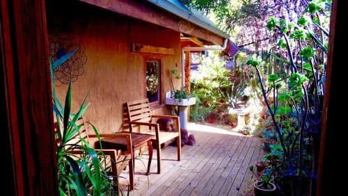 Large Two-Bedroom Cottage with Private Hot Tub - Saturna