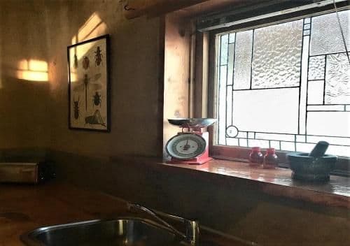 Large Two-Bedroom Cottage with Private Hot Tub - Saturna