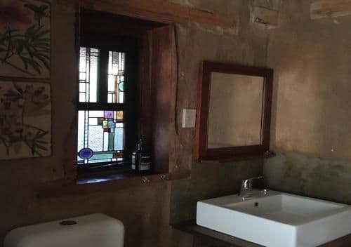 Large Two-Bedroom Cottage with Private Hot Tub - Saturna
