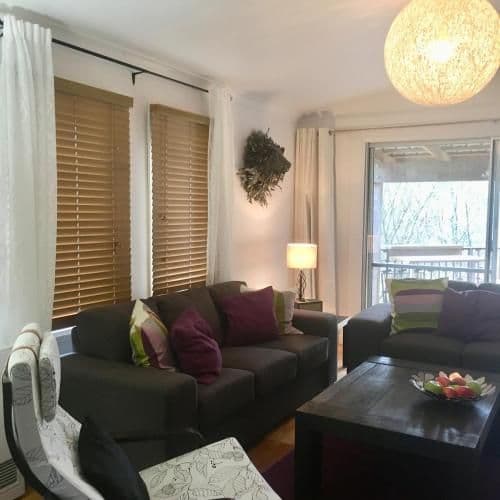 Large Three-Bedroom Cottage with Private Hot Tub - Salt Spring