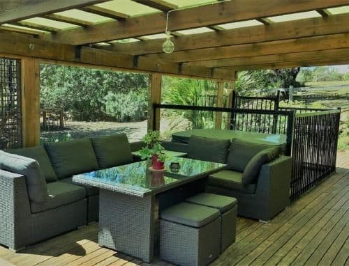 Large Two-Bedroom Cottage with Private Hot Tub - Saturna