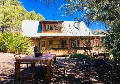 Large Two-Bedroom Cottage with Private Hot Tub - Saturna