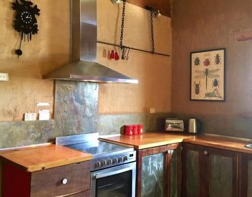 Large Two-Bedroom Cottage with Private Hot Tub - Saturna