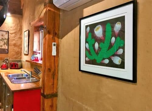 Large Two-Bedroom Cottage with Private Hot Tub - Saturna