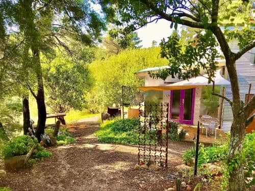Large Three-Bedroom Cottage with Private Hot Tub - Salt Spring