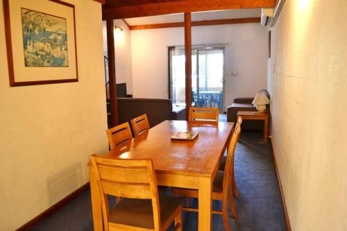 Cottesloe Beach Chalets4