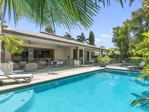 LARASATI AT PALM COVE0