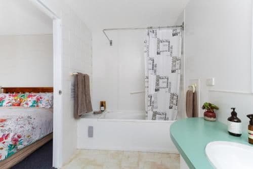 Queen Room with Spa Bath