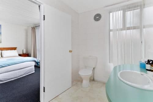 Queen Room with Private Bathroom