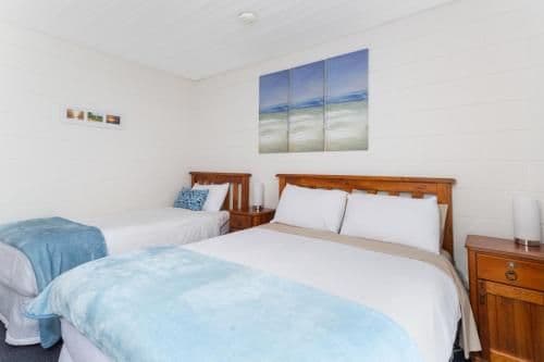 Queen Room with Private Bathroom