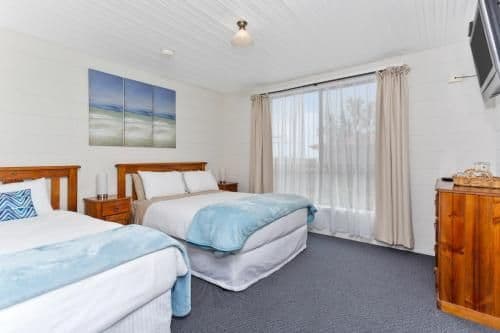 Queen Room with Private Bathroom