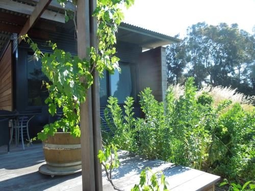 Beach Side Garden Apartment0