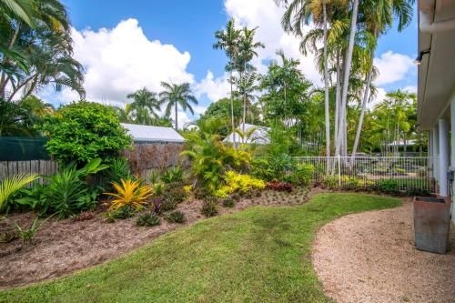 Sandwater-Tropical Beachside Holiday House2