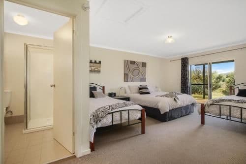Deluxe Apartment with Valley Views