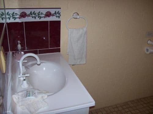 Deluxe Queen Studio - Motel Room 1