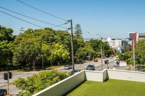 Colin Street Apartment3