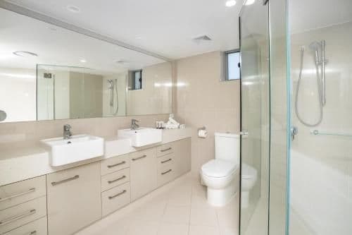 Deluxe Three-Bedroom Apartment with Ocean View
