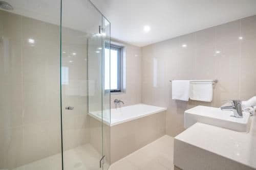Deluxe Three-Bedroom Apartment with Ocean View