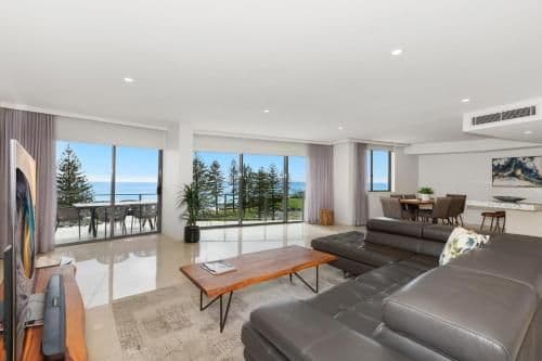 Superior Three-Bedroom Apartment with Ocean View