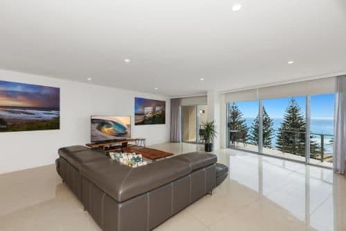 Superior Three-Bedroom Apartment with Ocean View
