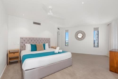 Deluxe Three-Bedroom Apartment with Ocean View