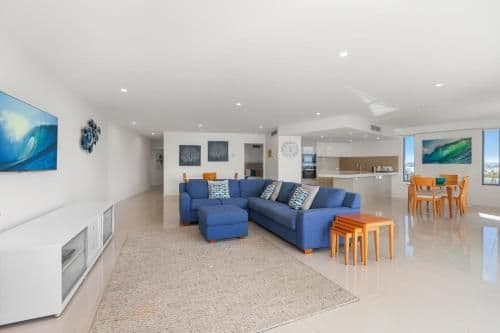 Deluxe Three-Bedroom Apartment with Ocean View