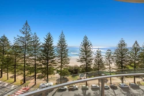 Deluxe Three-Bedroom Apartment with Ocean View