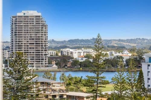 Deluxe Three-Bedroom Apartment with Ocean View