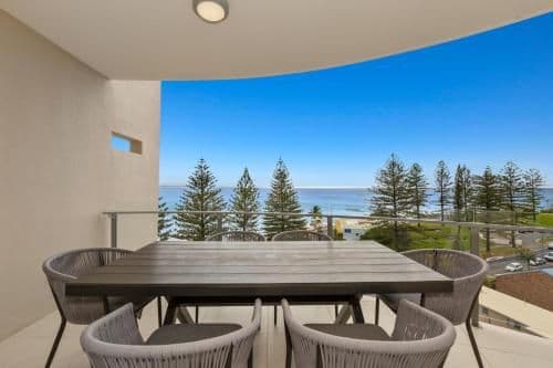 Superior Three-Bedroom Apartment with Ocean View