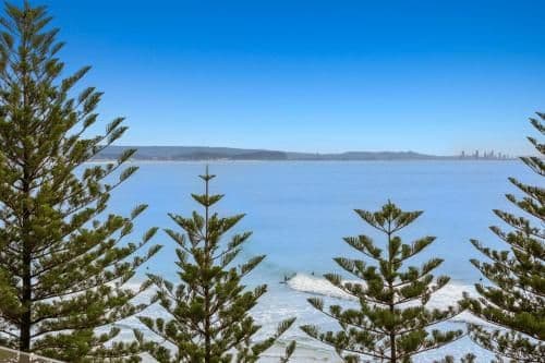 Superior Three-Bedroom Apartment with Ocean View