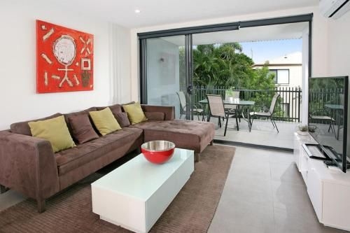 Back of the Block Bulimba - Executive 3BR Bulimba apartment with leafy outlook0