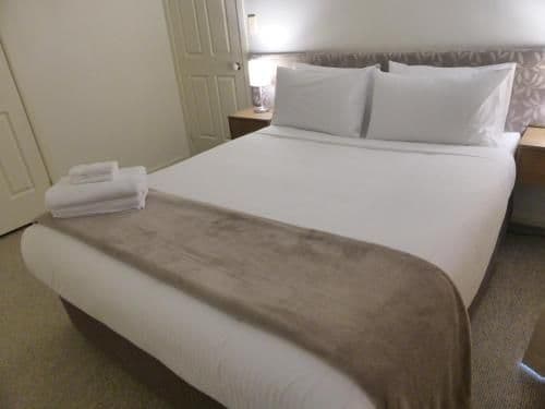 Deluxe Two-Bedroom Apartment