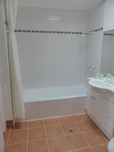 Superior Two-Bedroom Apartment - Courtyard Access