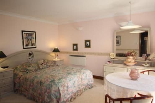 Queen Room with Garden View