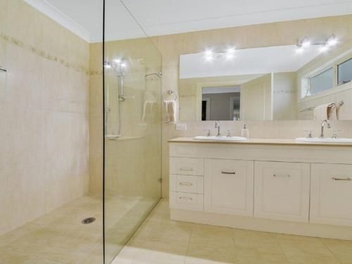 Camelot - superbly proportioned and ideally located (Camelot - Superbly Proportioned And Ideally Located)4