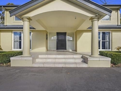 Camelot - superbly proportioned and ideally located (Camelot - Superbly Proportioned And Ideally Located)2