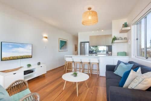 Lovely 3-Bed Unit with Balcony Facing Manly Beach Lovely 3-Bed Unit with Balcony Facing Manly Beach