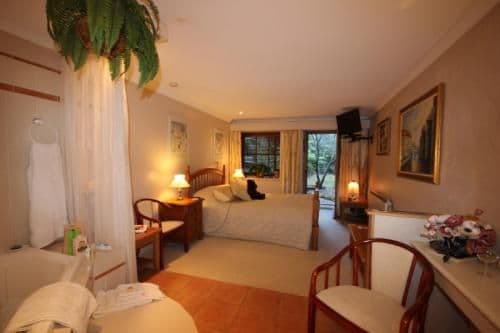Queen Room with Spa Bath