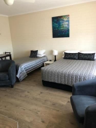 Standard Queen Room with Ensuite