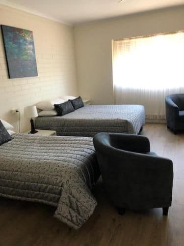 Standard Queen Room with Ensuite