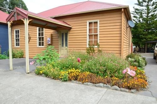 Gellibrand River Gallery Accommodation1
