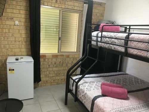 Basic Triple Room with Shared Bathroom