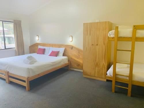 5 Share Room