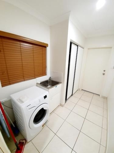 3 bedroom central home1