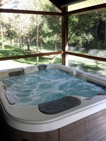 Bungalow with Hot Tub