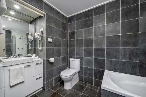Deluxe King Suite