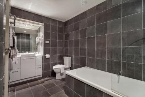 Deluxe King Suite