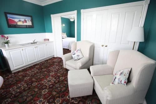 Deluxe King Suite
