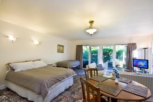 Suite with Garden View