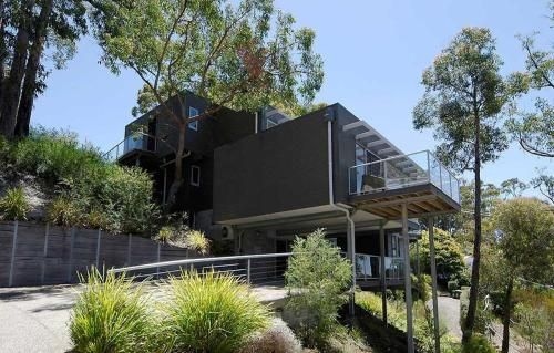 Lorne Luxury3